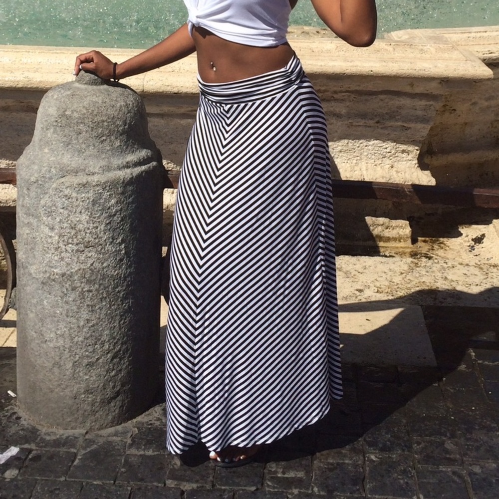 STRIPED🖤SKIRT